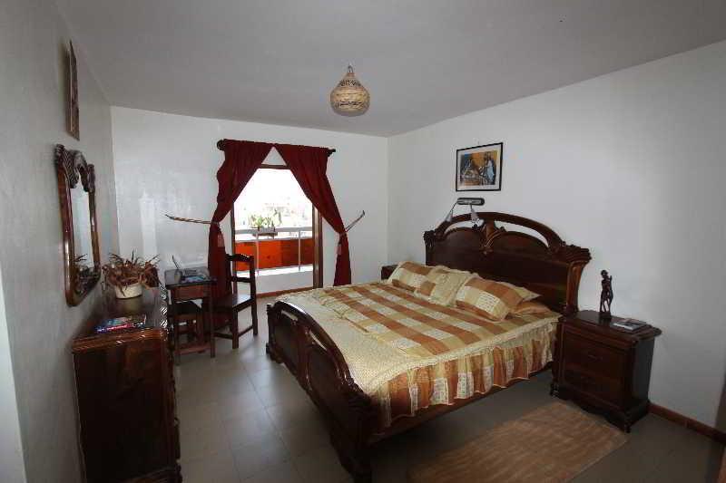 דקר Kakatar Family Residence , Yoff מראה חיצוני תמונה