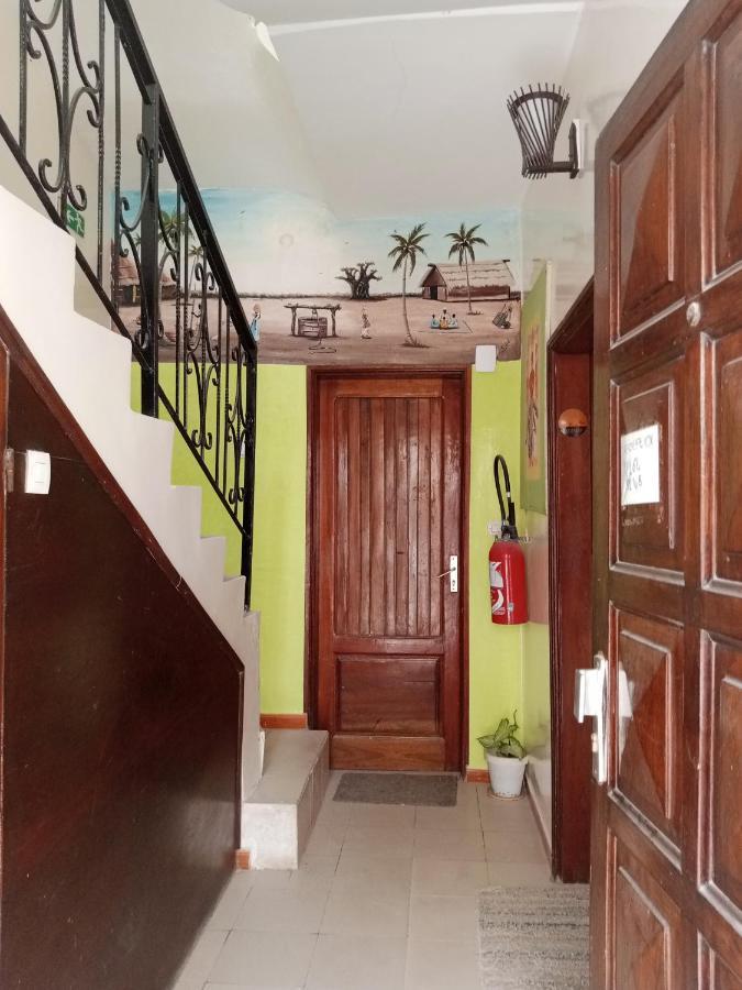 דקר Kakatar Family Residence , Yoff מראה חיצוני תמונה