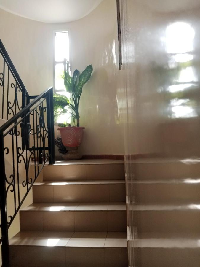 דקר Kakatar Family Residence , Yoff מראה חיצוני תמונה