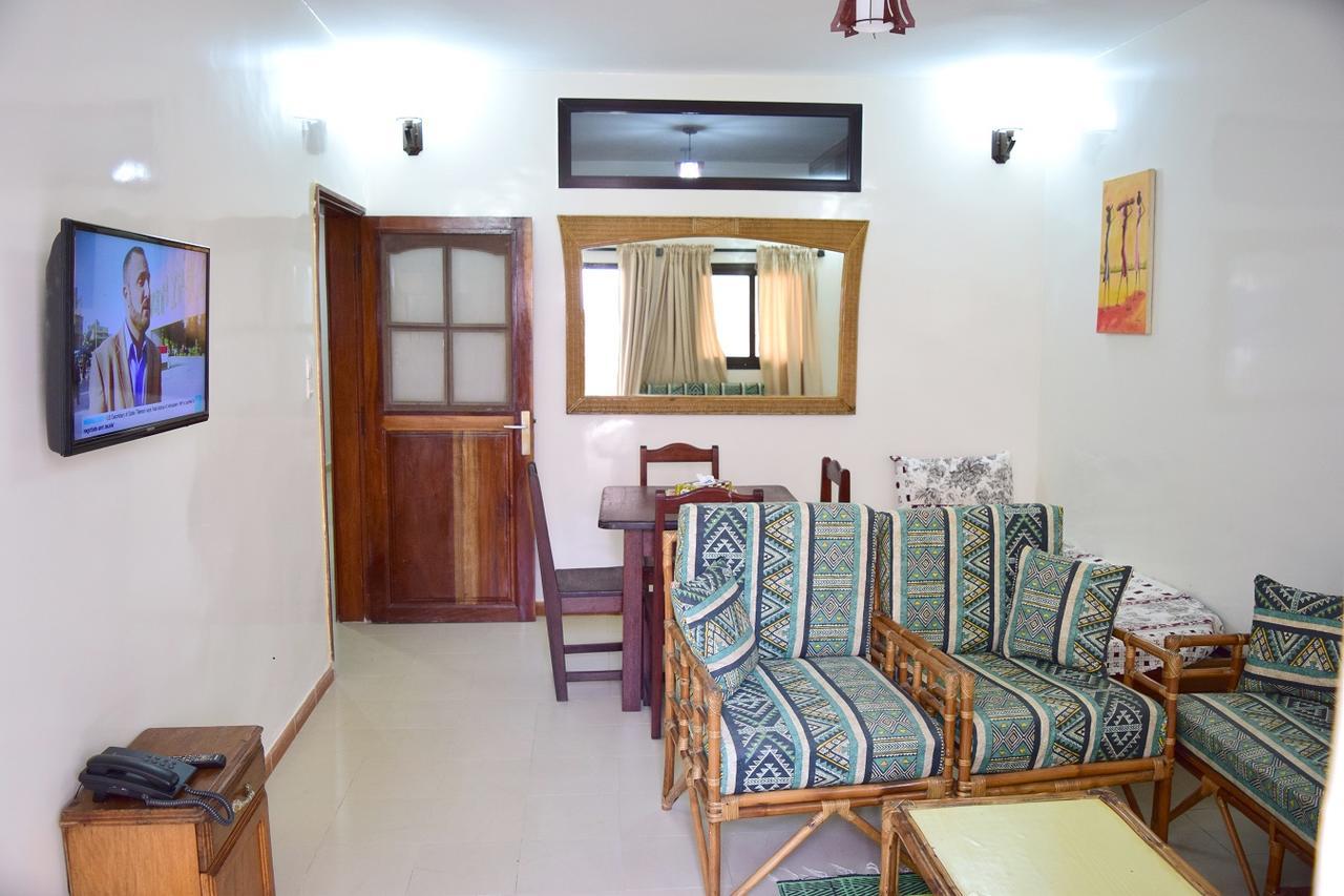 דקר Kakatar Family Residence , Yoff מראה חיצוני תמונה