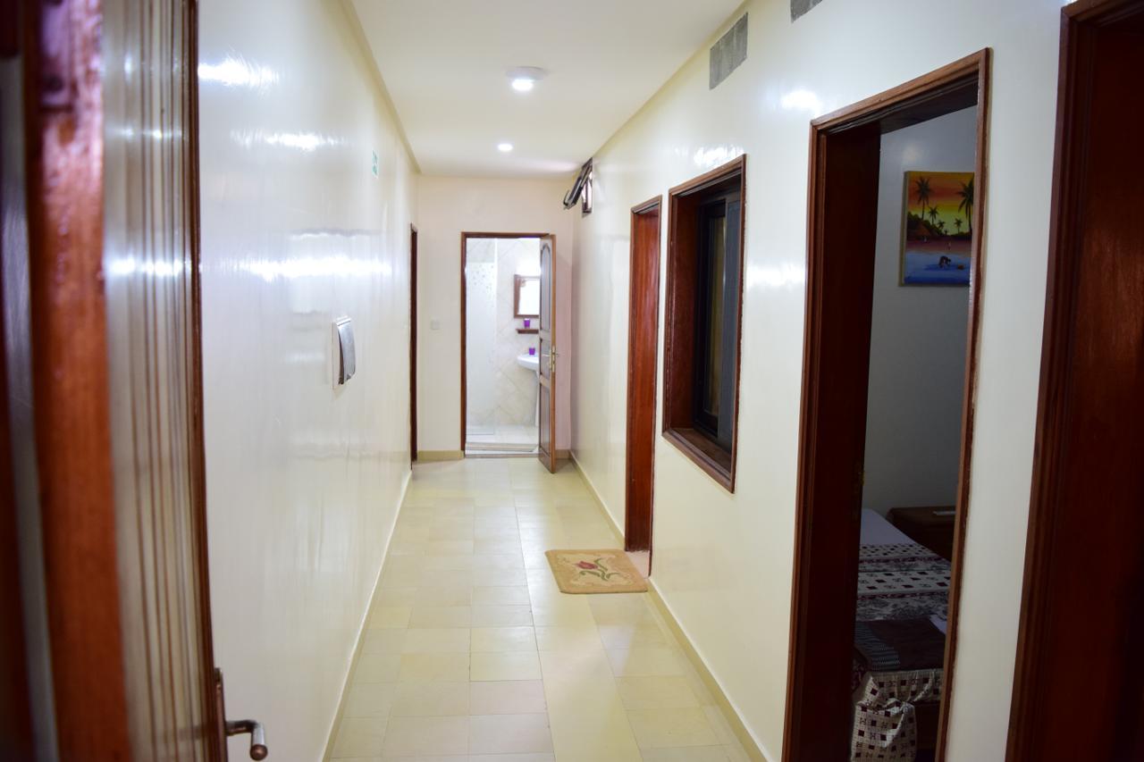 דקר Kakatar Family Residence , Yoff מראה חיצוני תמונה