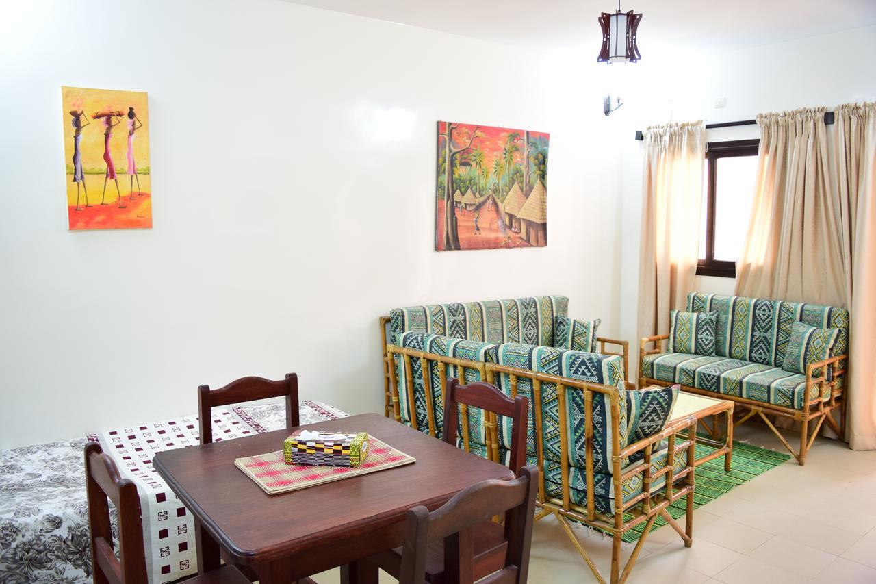 דקר Kakatar Family Residence , Yoff מראה חיצוני תמונה