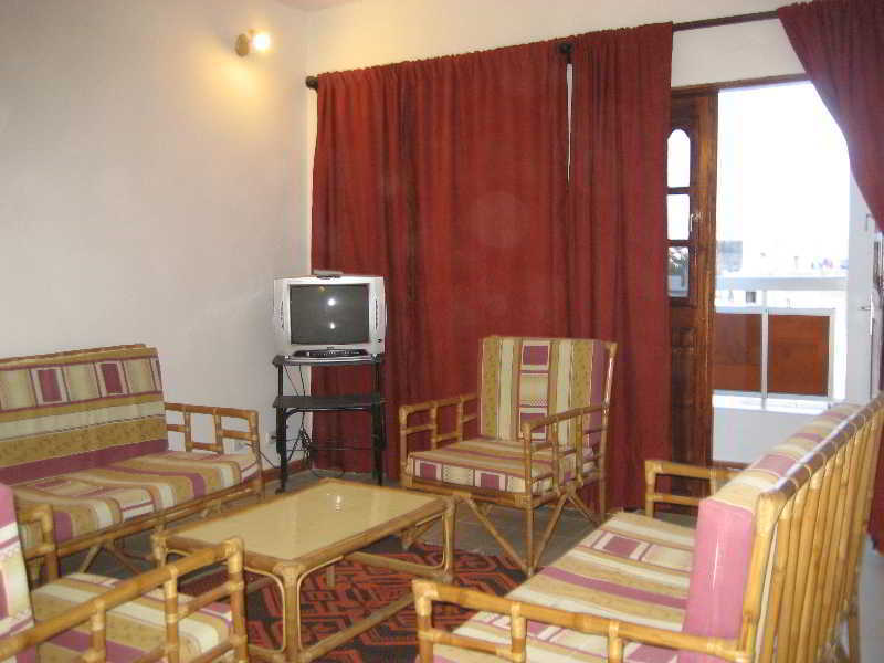 דקר Kakatar Family Residence , Yoff מראה חיצוני תמונה